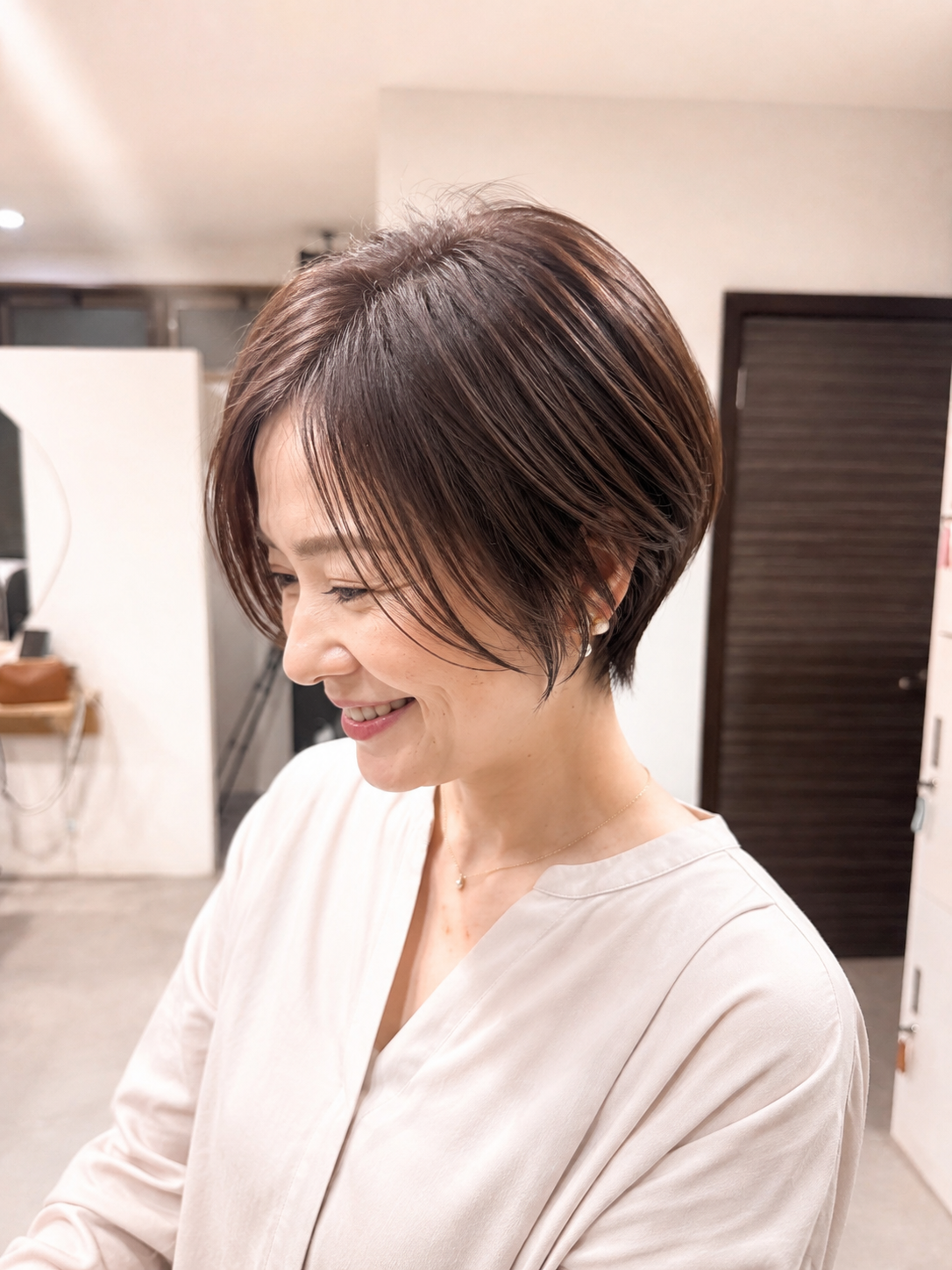 白髪染めで大人の魅力を引き立てる